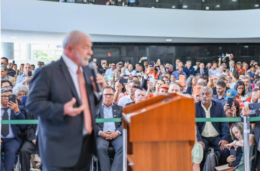  Sinasefe participa de primeira reunião de Lula com sindicatos e centrais sindicais