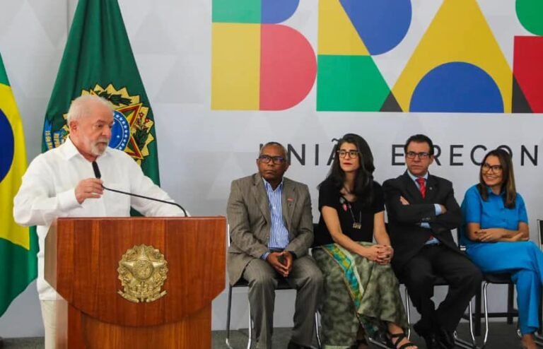 Governo sanciona reajuste do funcionalismo público