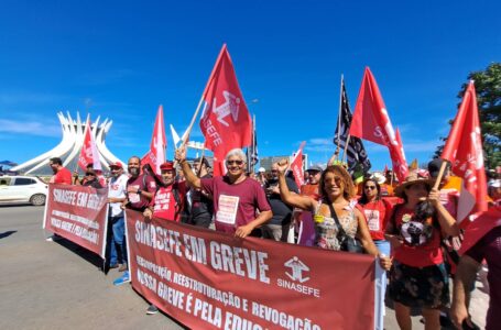 Marcha em Brasília cobra recomposição salarial e reestruturação das carreiras