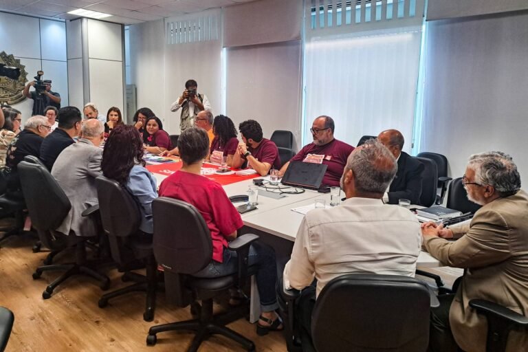 Governo renova proposta a servidores