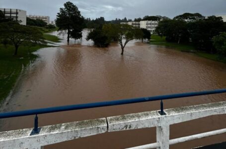 UFSM busca mitigar efeitos das chuvas, mas estudantes sofrem