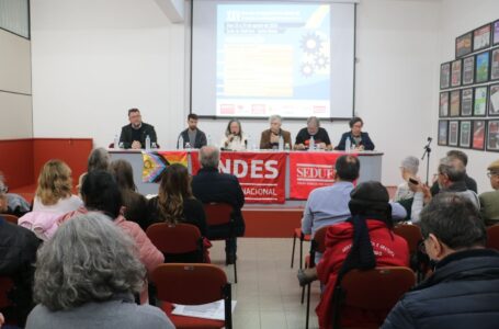 Sinasefe SM participou de evento que debateu carreira