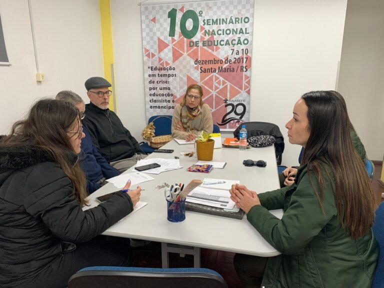 Sinasefe SM discute convênio com a Unimed