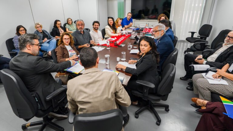 Sindicato participa da primeira reunião com o MEC sobre gestão democrática