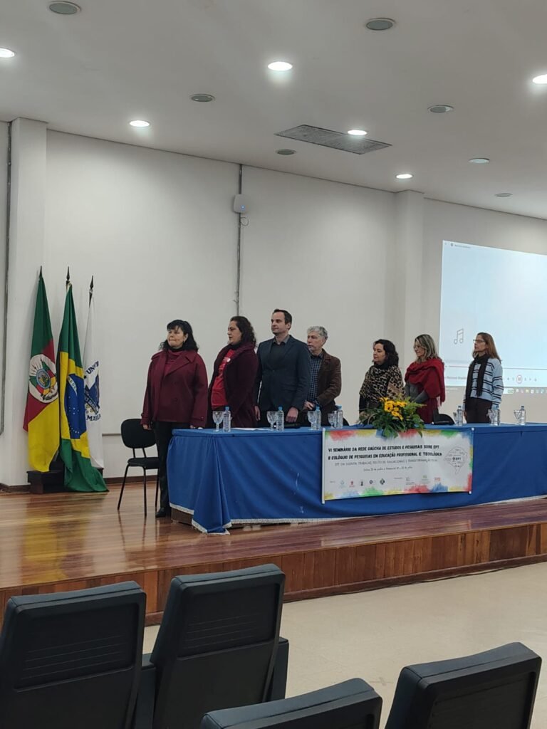 Em abertura de seminário na UFSM, coordenadora do Sinasefe SM ressalta importância da CEBTT
